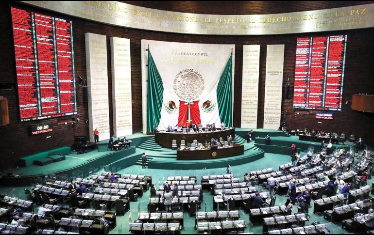 La persona presentó un recurso de revisión ante el INAI, mediante el cual manifestó que, de seguir con los pasos sugeridos por la Cámara de Diputados, no tendría la certeza de haber utilizado todos los criterios de búsqueda o 