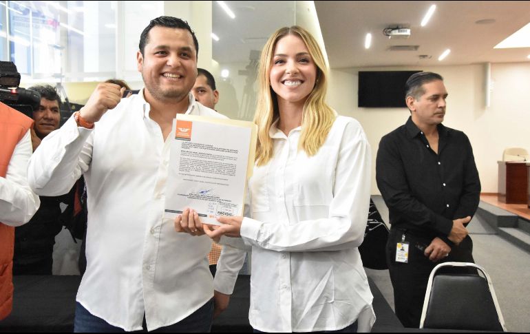 Durante el evento, afirmó su compromiso de trabajar con honestidad y respeto hacia los habitantes de Monterrey, prometiendo programas de apoyo para niños con discapacidad, así como para hombres y mujeres trabajadores. SUN