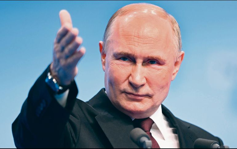 El mandatario expresó que ha defendido, literalmente, con las armas en las manos los intereses del pueblo. EFE