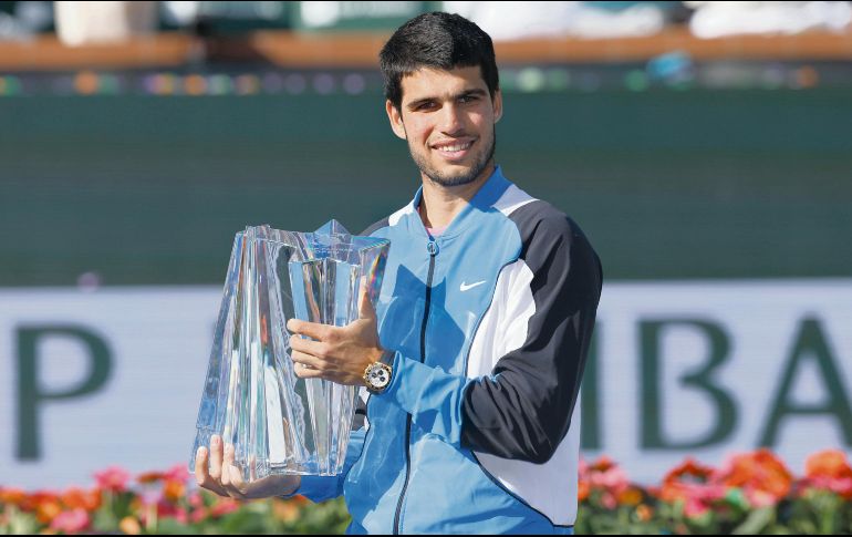 Carlos Alcaraz es el primer tenista en ganar Indian Wells en años consecutivos desde 2016. EFE