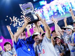 Jorge Corvera, mánager de Charros Sóftbol, reconoció la presión que experimentó por levantar el campeonato y la gratitud que siente con su equipo al haberse entregado por completo. IMAGO7.