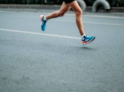 Correr es una de las actividades físicas más beneficiosas para el cuerpo. ESPECIAL/ Foto de sporlab en Unsplash