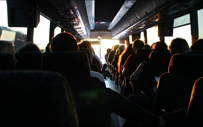 Cada compañía de autotransporte federal tiene la obligación de proporcionar un seguro de viajero. UNSPLASH / A. Gerlach