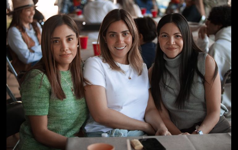 Paola Romero, Brenda Altamirano y Gabriela Garatem. GENTE BIEN JALISCO/ Claudio Jimeno