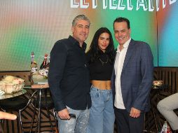 Gustavo Escoto, Bárbara de Regil y Adrian Corona. GENTE BIEN JALISCO