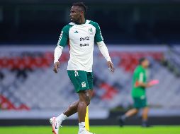 Se pudo observar a Julián Quiñones portando una playera con el número 9. IMAGO7.