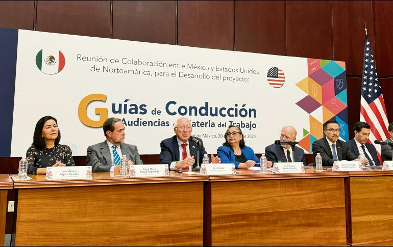 El embajador Ken Salazar acompañó a Norma Piña, presidenta de la Suprema Corte. ESPECIAL