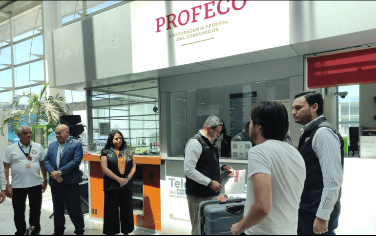 El módulo también cuenta con una báscula para que los pasajeros que quieran pesar sus maletas puedan hacerlo. ESPECIAL