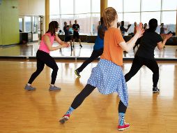 Los ejercicios aeróbicos aumentan la frecuencia cardíaca y la respiración, su duración es la clave contra el exceso de triglicéridos. UNSPLASH/Danielle Cerullo