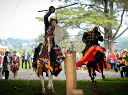 También, puedes optar por ir a comprar en el mercadillo medieval, o disfrutar una deliciosa comida en el pabellón de oferta gastronómica del Festival Vikingo y Medieval.  NOTIMEX/ ARCHIVO.