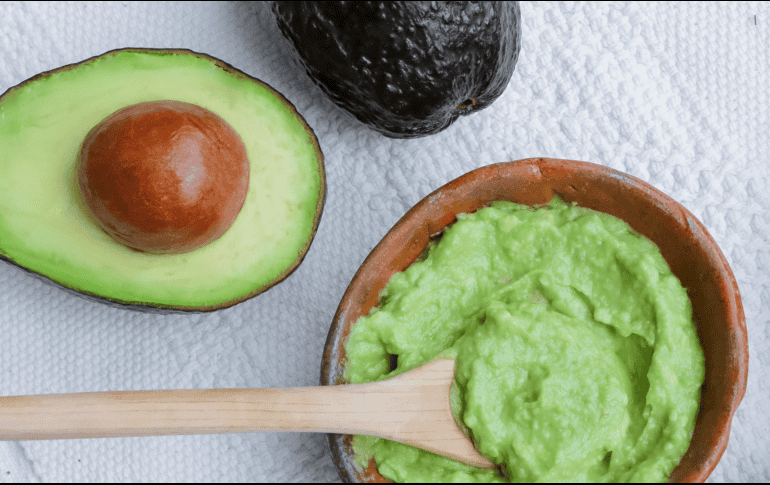 El aguacate no solo es delicioso, sino que también ofrece una variedad de beneficios para la salud. ESPECIAL/CANVA