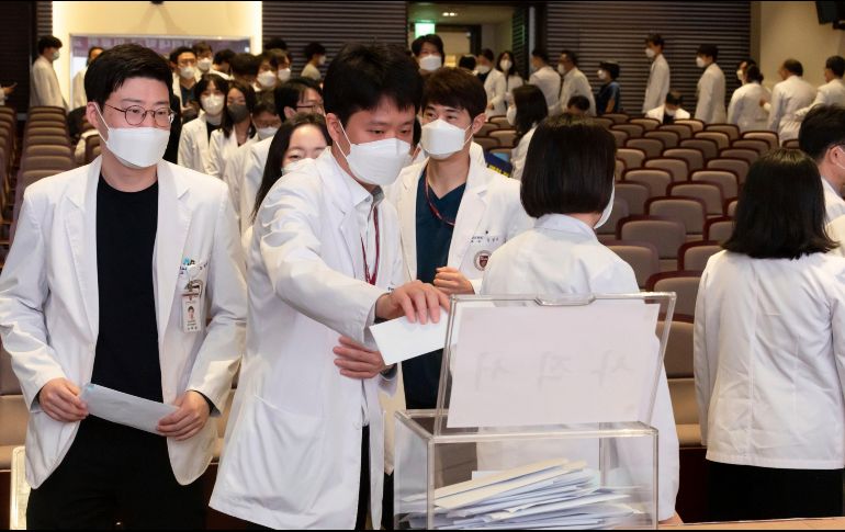 Corea del Sur tiene una de las tasas más bajas 0de médicos por población del mundo desarrollado. AP / Yoon Dong-jin