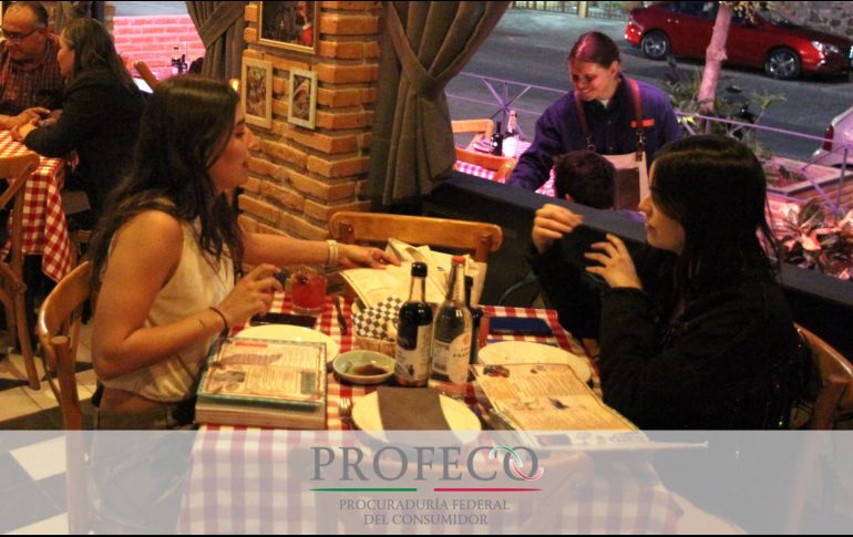 Estos son los derechos que tienes como comensal de un restaurante, según la Profeco