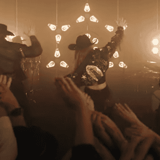 Shakira sorprende con imagen de la Virgen de Guadalupe en el video musical