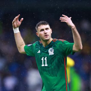 Santi Giménez sorprende con duro mensaje sobre futbolistas mexicanos