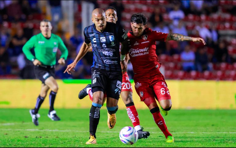 Beñat San José podría emplear línea de cinco defensores en el partido ante Querétaro. IMAGO7.