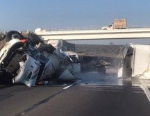 La vía se encuentra cerrada en ambos sentidos. @PCJalisco / Twitter