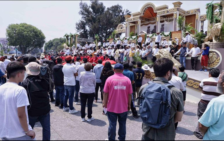 Hoy Viernes Santo se lleva a cabo la representación de la sentencia de Jesús, el viacrucis y la crucifixión, esta última tiene lugar en el Cerro de la Estrella. SUN / F. Rojas
