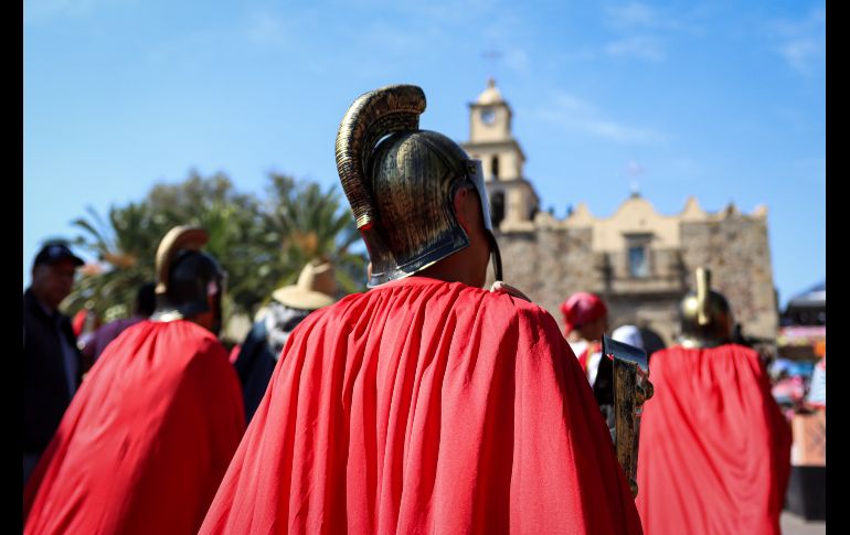 Desbordó pasión y fervor desde el Cerro de la Cruz, con la crucifixión de Jesús, en la tradicional Judea de la Delegación de San Martín de las Flores, en Tlaquepaque, la cual llegó a su edición número 230. EL INFORMADOR / H. Figueroa