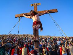 Desbordó pasión y fervor desde el Cerro de la Cruz, con la crucifixión de Jesús, en la tradicional Judea de la Delegación de San Martín de las Flores, en Tlaquepaque, la cual llegó a su edición número 230. EL INFORMADOR / H. Figueroa