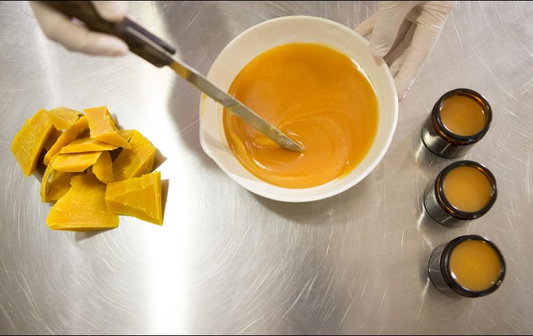 Sus propiedades también colaboran con prevenir las enfermedades neurodegenerativas y reforzar el metabolismo. ESPECIAL / Foto de Bee Naturalles en Unsplash