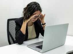 De acuerdo con la Organización Mundial de la Salud, las mujeres son más propensas a la depresión. ESPECIAL / Foto de Resume Genius en Unsplash