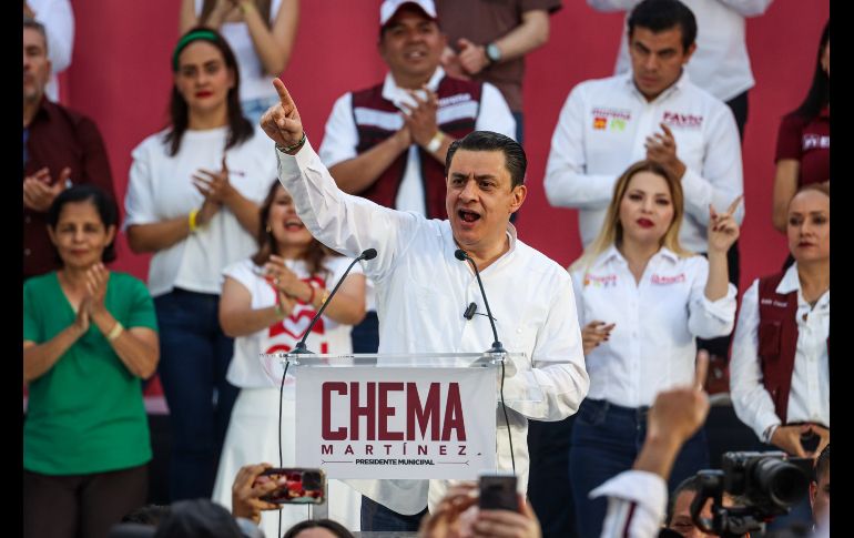 El candidato tapatío emanado del partido Morena acusó que el crimen tomó la ciudad, así como a los gobiernos que no reciben a las madres buscadoras de sus familiares desaparecidos para brindarle atención y apoyo para difundir sus cédulas de búsqueda. EL  INFORMADOR / H. Figueroa