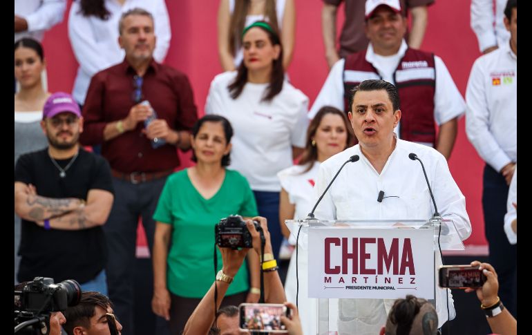 El candidato tapatío emanado del partido Morena acusó que el crimen tomó la ciudad, así como a los gobiernos que no reciben a las madres buscadoras de sus familiares desaparecidos para brindarle atención y apoyo para difundir sus cédulas de búsqueda. EL  INFORMADOR / H. Figueroa