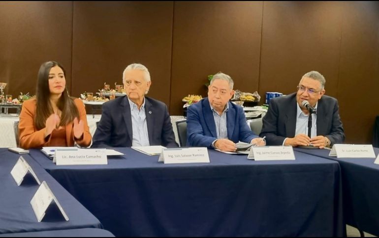 La Lic. Ana Luisa Camacho y el Ing. Luis Salazar Ramírez estuvieron presentes en la Presentación de la Feria Industrial Jalisco. ESPECIAL