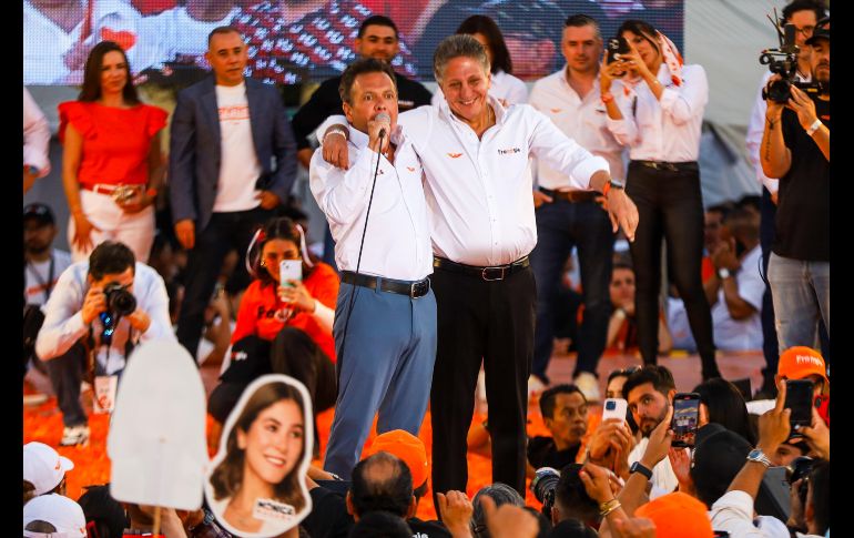 Acompañado de Pablo Lemus, candidato de Movimiento Ciudadano a la gubernatura de Jalisco, Frangie refrendó el compromiso de la ampliación de la línea 3 del Tren Ligero hacia la zona de Tesistán. EL INFORMADOR/ A. Navarro.