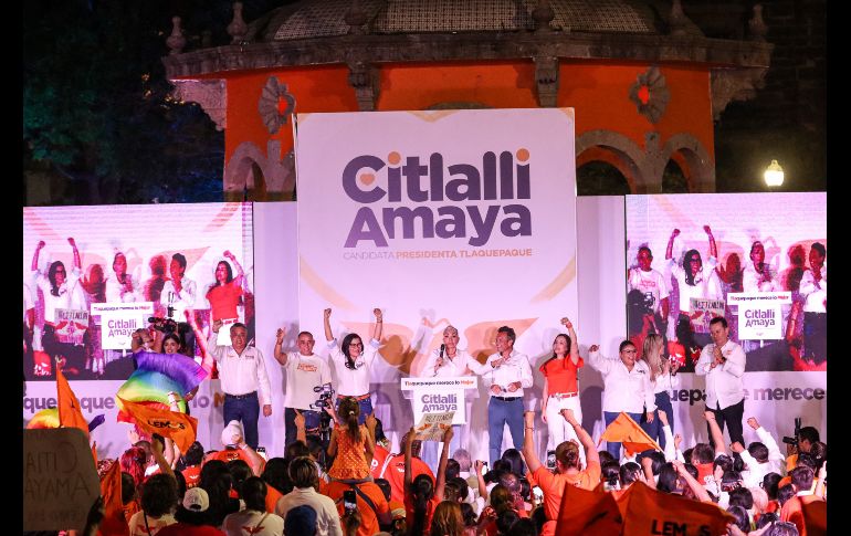 La abanderada naranja arrancó sus actividades proselitistas con un mitin en el Jardín Hidalgo, en el Centro de Tlaquepaque, acompañada del candidato a la gubernatura Pablo Lemus. EL INFORMADOR/ H. Figueroa.