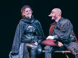 Escena entre el personaje de “Roxanne” y “Cyrano”. ESPECIAL