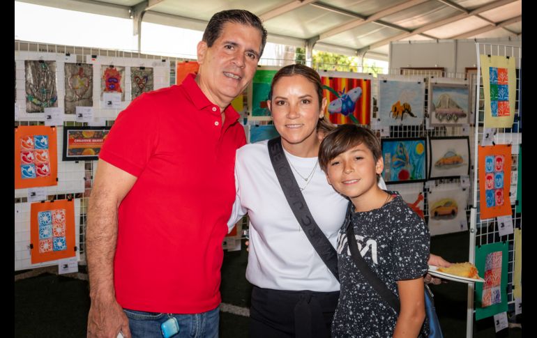 Jorge Torres, Maggie Alonso y Emile Torres. GENTE BIEN JALISCO/ Jorge Soltero