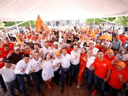 En distintas reuniones sostenidas con las y los habitantes, se comprometió a reforzar los centros de salud de las comunidades. ESPECIAL