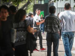 Todos los visitantes al consulado y sus pertenencias deben pasar por un control de seguridad antes de ingresar al edificio. EL INFORMADOR / ARCHIVO