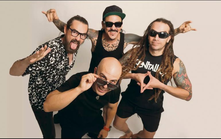 La agrupación, en su nuevo material, fusionó el rock con tintes de corrido bélico. CORTESÍA