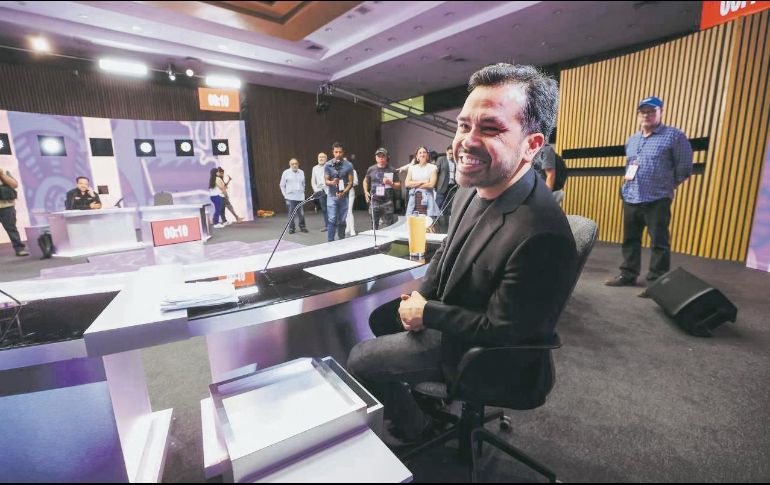 El aspirante por MC hizo las pruebas para su participación en el ejercicio de hoy, donde se le escuchó la voz débil. ESPECIAL