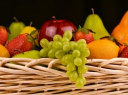 Incluir estas frutas a tu plan nutricional aportará positivamente en la regulación de los niveles de triglicéridos. ESPECIAL/Foto de diapicard en Pixabay