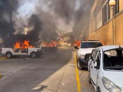 Según los reportes, alrededor de las 9 de la mañana, un grupo de normalistas arribó al Palacio de Gobierno. ESPECIAL / SUN / Pablo Rubén Villalobos Adán