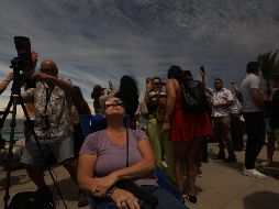 Tras una espera de 33 años, el día más esperado por los amantes del cielo llegó. SUN / G. PANO