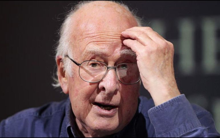 Fue en 1964 cuando Higgs y su equipo de investigación plantearon por primera vez la existencia de la partícula de Higgs. EFE / ARCHIVO