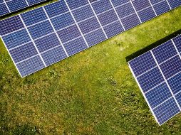 Cuando tú te desconectas del prestador de servicios, en este caso CFE, debes empezar a generar toda la energía que necesitas. UNSPLASH / A. Gücklhorn