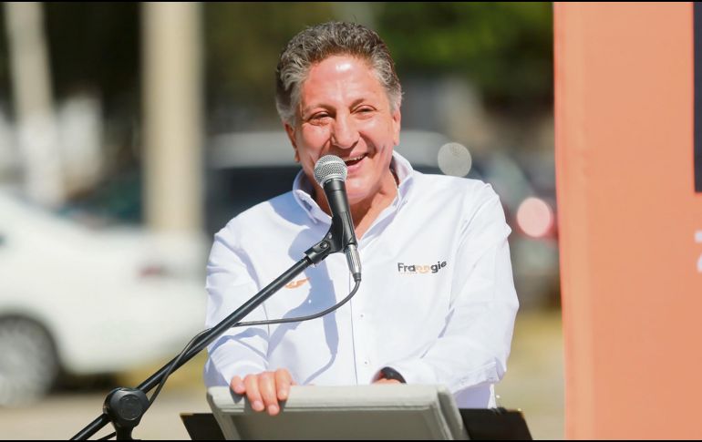 Frangie también prometió una bolsa para financiar reparaciones mecánicas de los taxistas. ESPECIAL