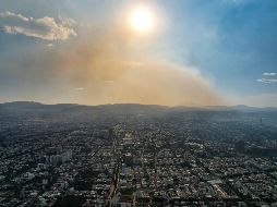 Así luce el cielo tapatío por el incendio en el Bosque La Primavera. EL INFORMADOR / A. Navarro