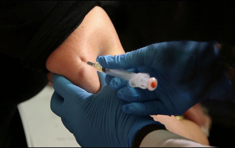 Se requiere una tasa de vacunación muy alta para prevenir la propagación del sarampión. AP