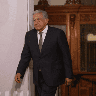 El INE ordena a López Obrador modificar conferencia del 5 de febrero sobre reformas