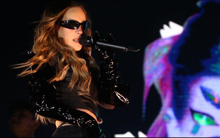 Belinda se mantiene en su faceta 