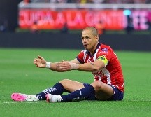 Justo cuando se había reencontrado con el gol Javier Hernández se perderá el siguiente partido de las Chivas. IMAGO7