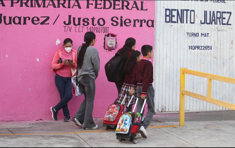 También, la SEP solicito a los centros educativos que las y los alumnos tengan descansos de 5 a 10 o 15 minutos, para que puedan tomar agua e hidratarse. EL INFORMADOR/ ARCHIVO.