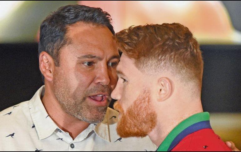 Óscar de la Hoya y Saúl Hernández se han acusado de deslealtad. AFP/E. Miller